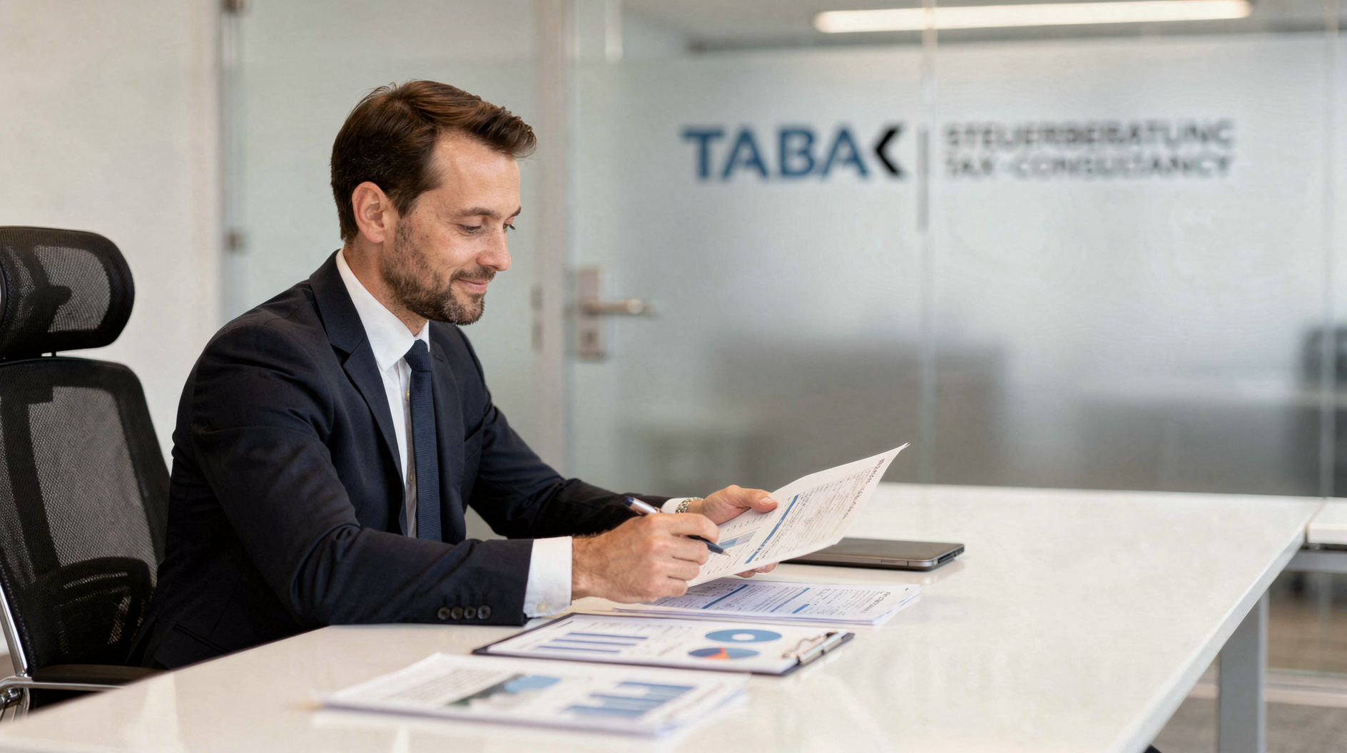 Schenkungssteuer Freunde: Was gilt, wenn Sie jemandem außerhalb der Familie etwas schenken?